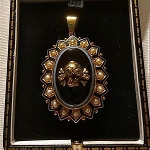 HUGE DISCOUNT! antique memento mori skull victorian banded agate gold pendant